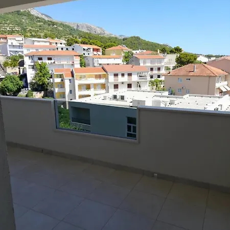 Kate Apartman *