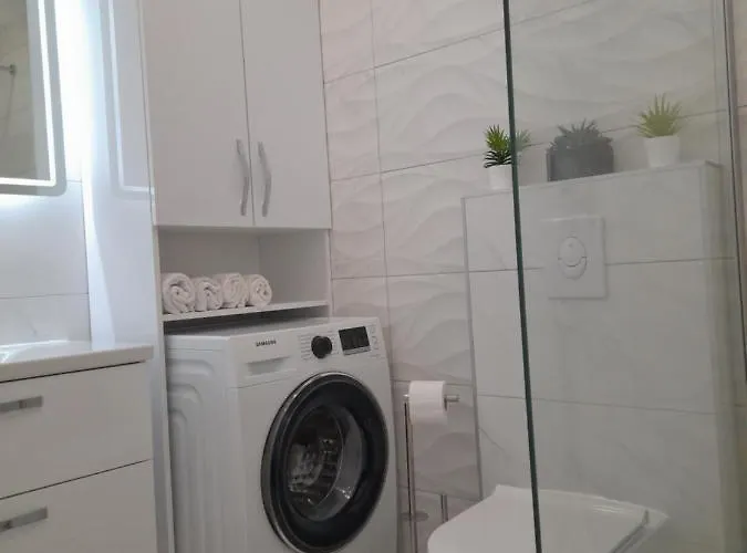 Kate * 马卡尔斯卡